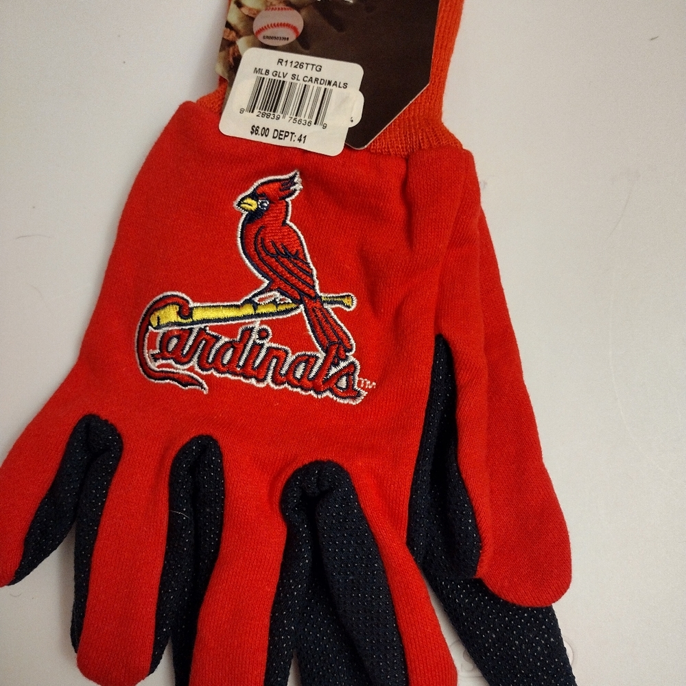 Cardinals work gloves